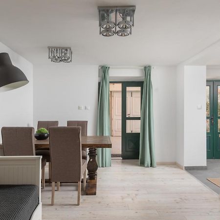 Apartment Coastal Villa Makarska Eksteriør billede