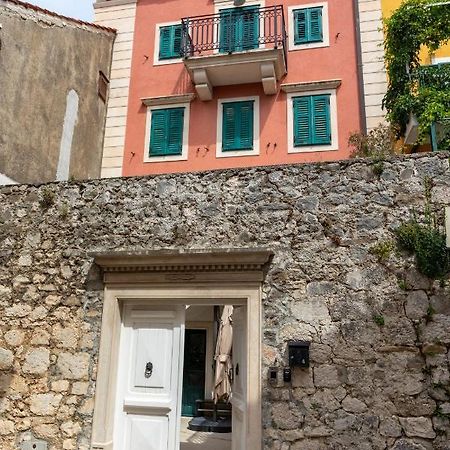 Apartment Coastal Villa Makarska Eksteriør billede