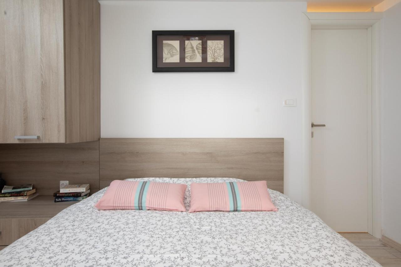 Apartment Coastal Villa Makarska Eksteriør billede